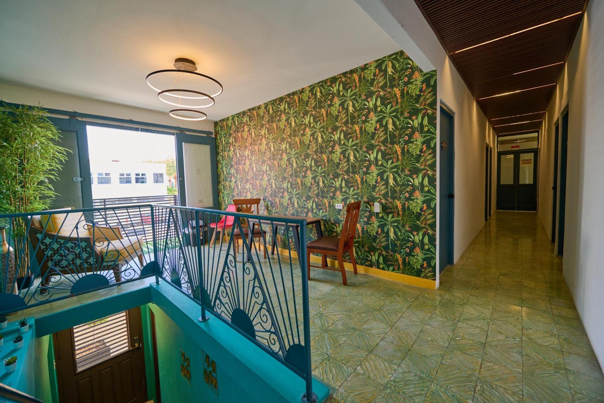 Central Boutique Hotel Oranjestad Exteriör bild