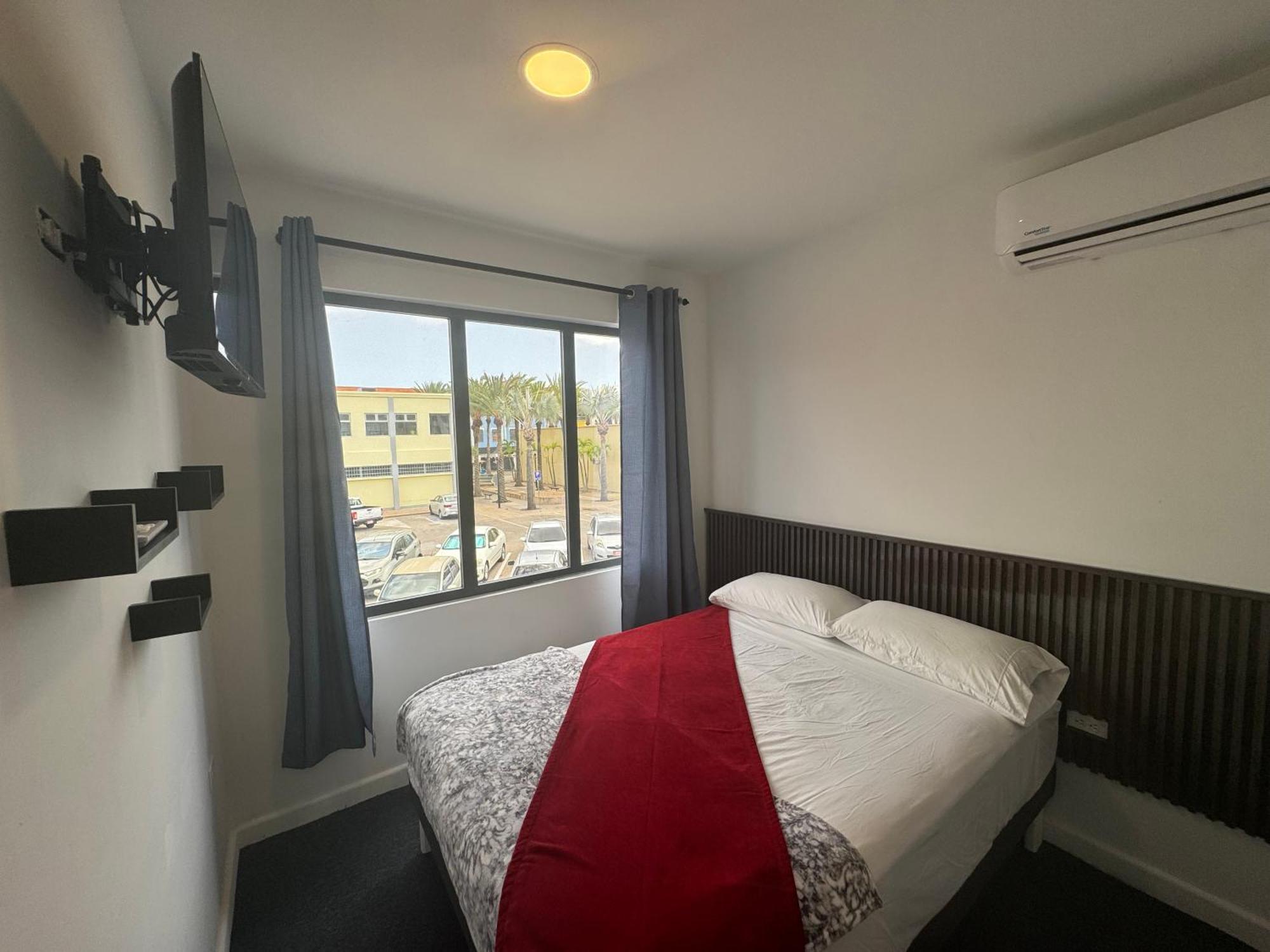 Central Boutique Hotel Oranjestad Exteriör bild