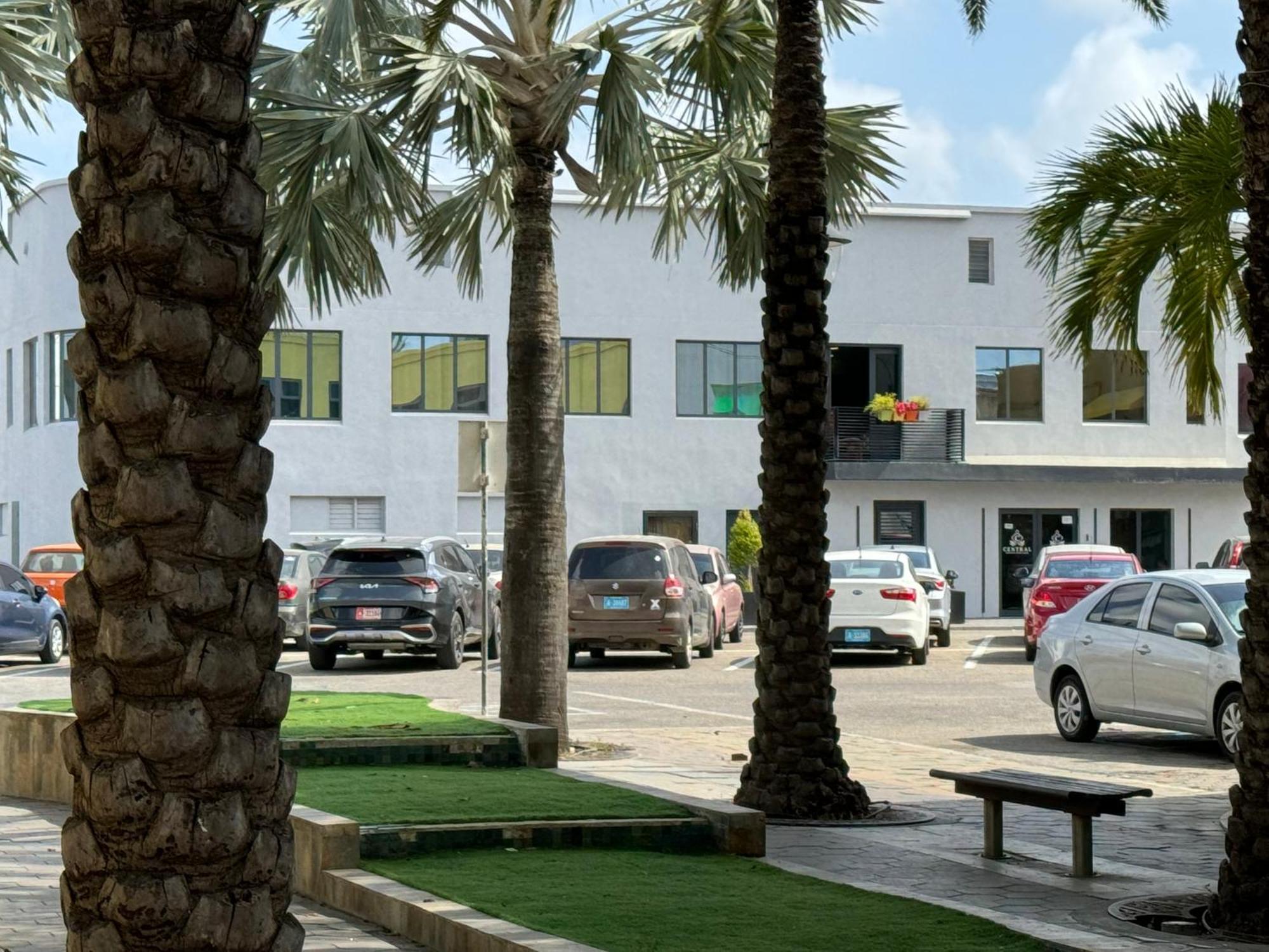 Central Boutique Hotel Oranjestad Exteriör bild